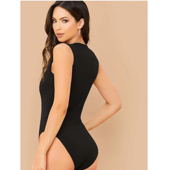 Black Sexy Sleeveless Bodysuit Deep Plunging V-Neck Cut - Picture 3 of 13